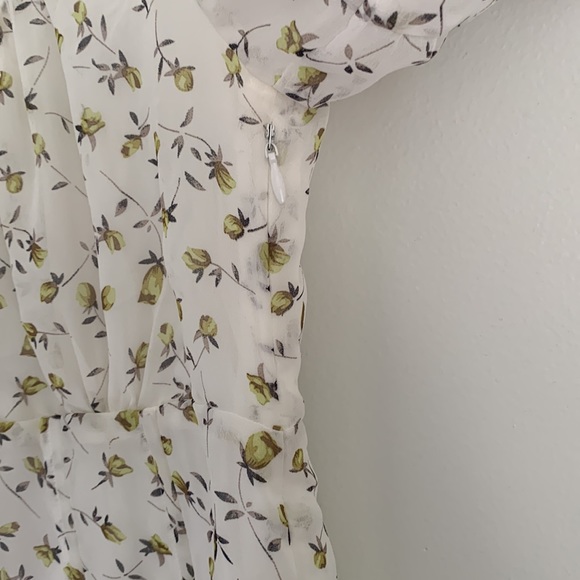 Pretty Little Thing Longsleeve Floral Dress US Size 4 - Picture 5 of 6